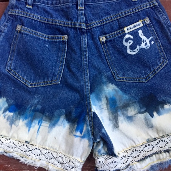 VINTAGE High Waisted Bleached Denim Shorts - Picture 5 of 8